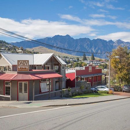 The Dairy Private Hotel By Naumi Hotels Queenstown Bagian luar foto