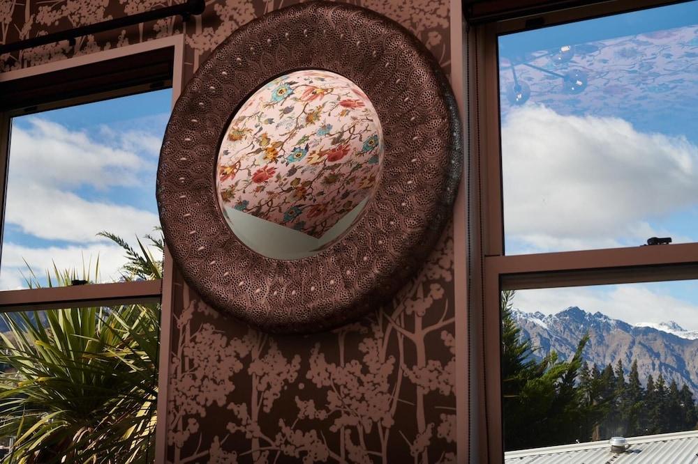 The Dairy Private Hotel By Naumi Hotels Queenstown Bagian luar foto
